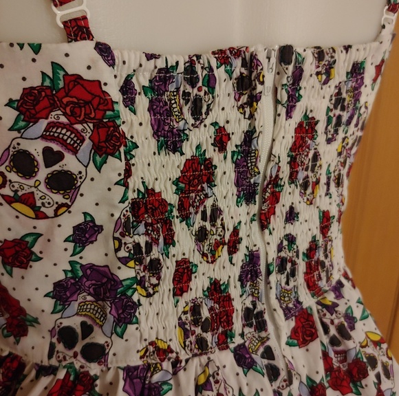 Hell Bunny Pin-up Rockabilly Skull and Roses Dress - Picture 6 of 8